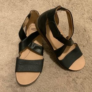 NEW Dr. Scholl’s Black Sandals